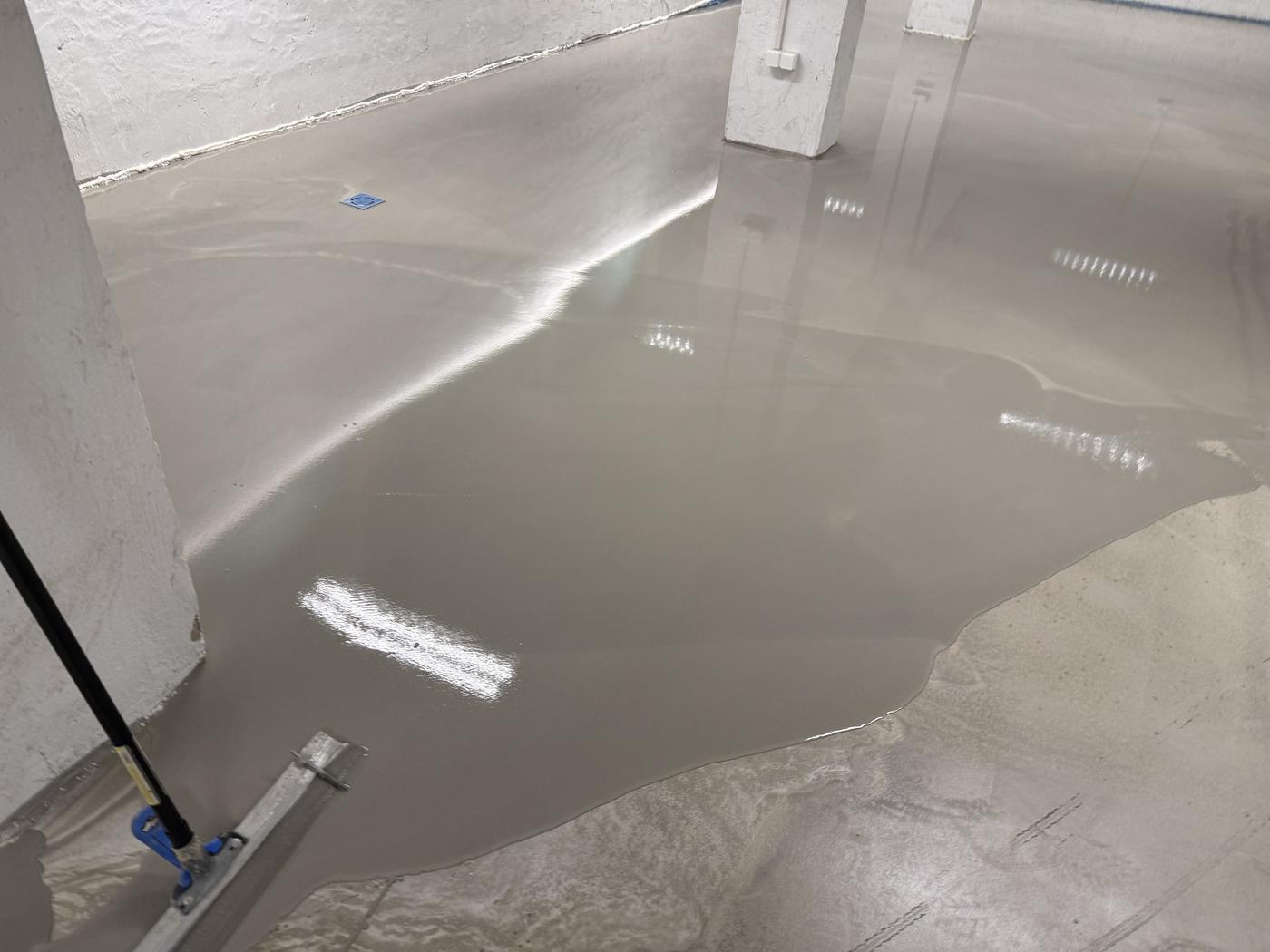 Epoxy premaz na betonu