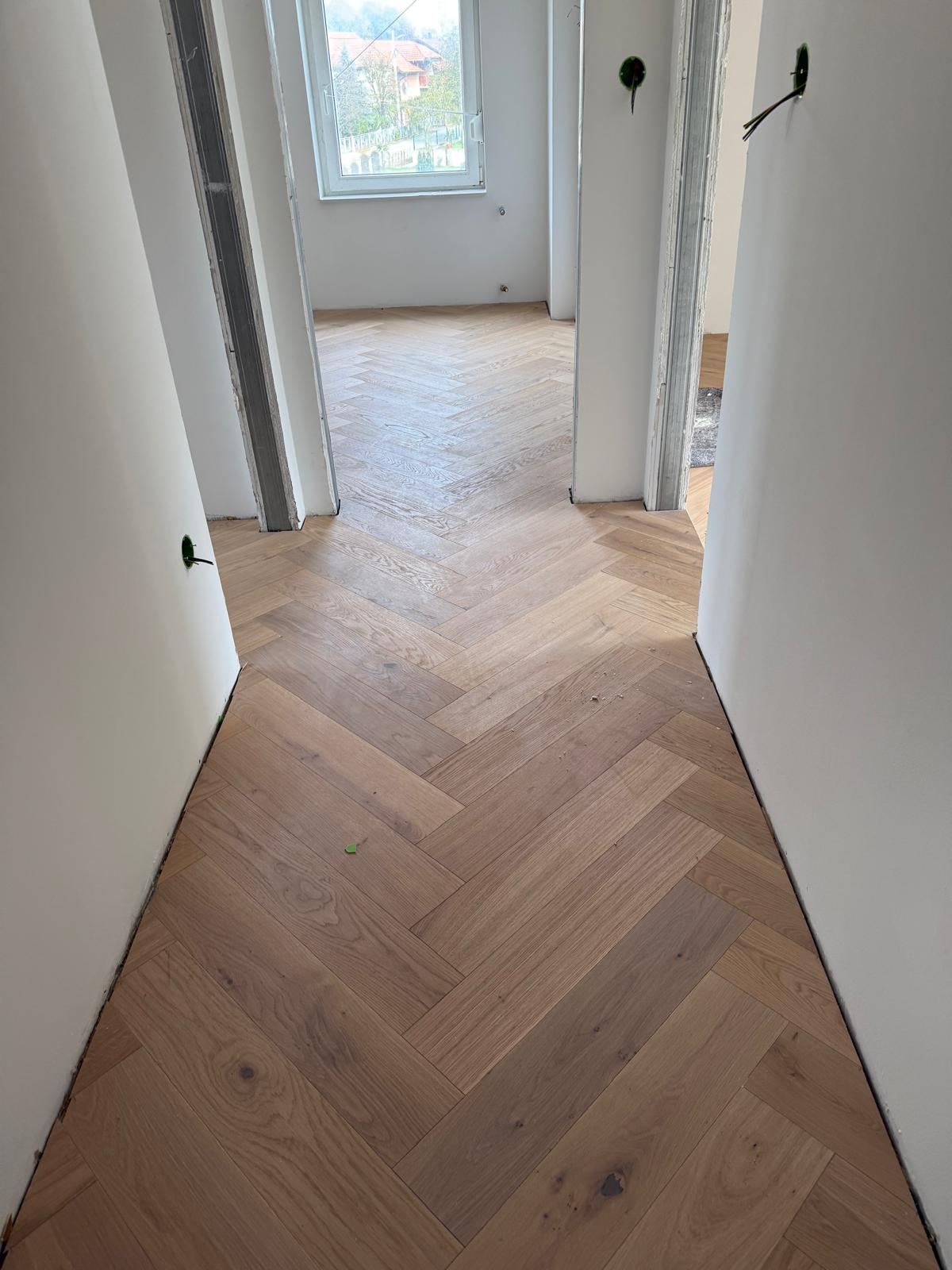 Detalj riblje kosti uz prag